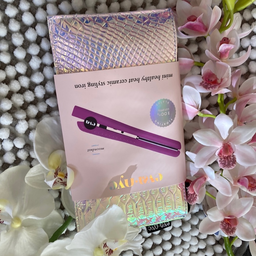 Eva- Nyc Mini healthy heat ceramic styling iron..